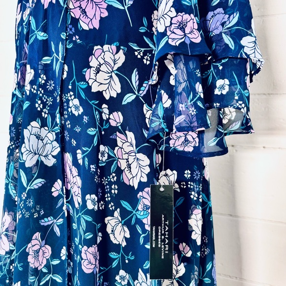 NWT Tahari Women’s Navy & Pink Lilac Flowing Floral Mock Wrap Dress Size 16W - Picture 3 of 9